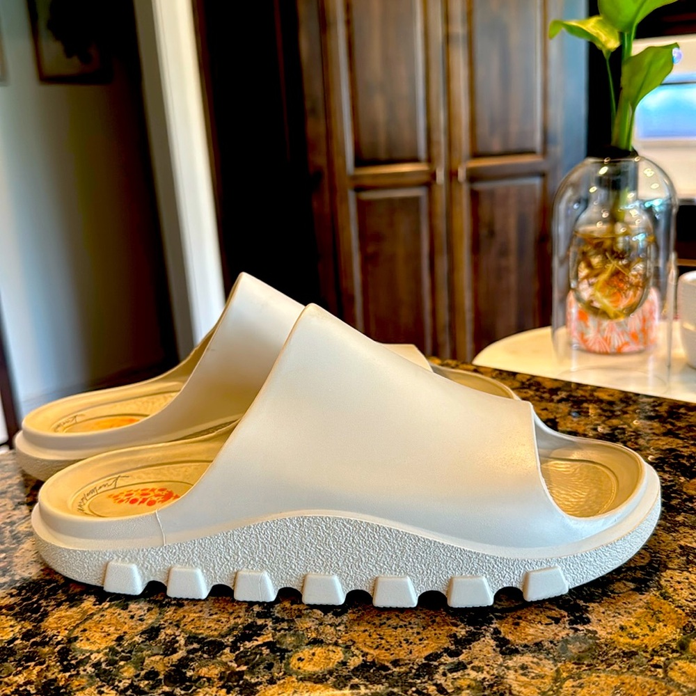 Beige Free People Movement Halftime Recovery Slides 39/40 Sold Out!